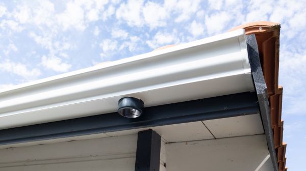 Seamless Gutters Installation in Los Gatos