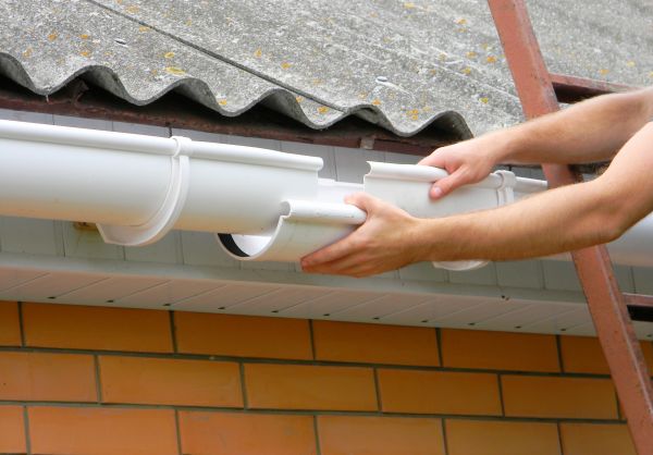 Cost of Gutter Hanging in Los Gatos